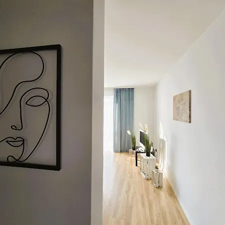 Apartstars - Zelwerowicza 11 *