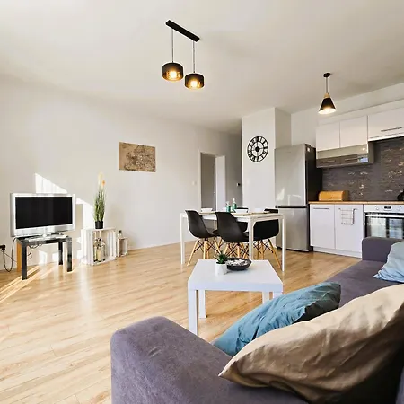 Apartstars - Zelwerowicza 11