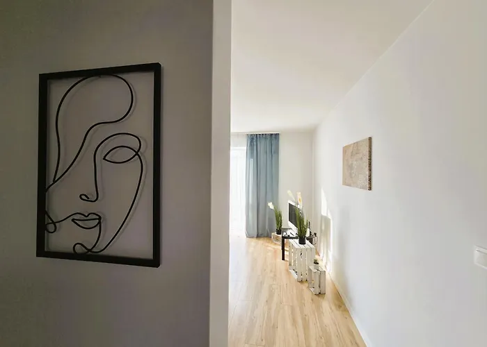 Apartstars - Zelwerowicza 11 *